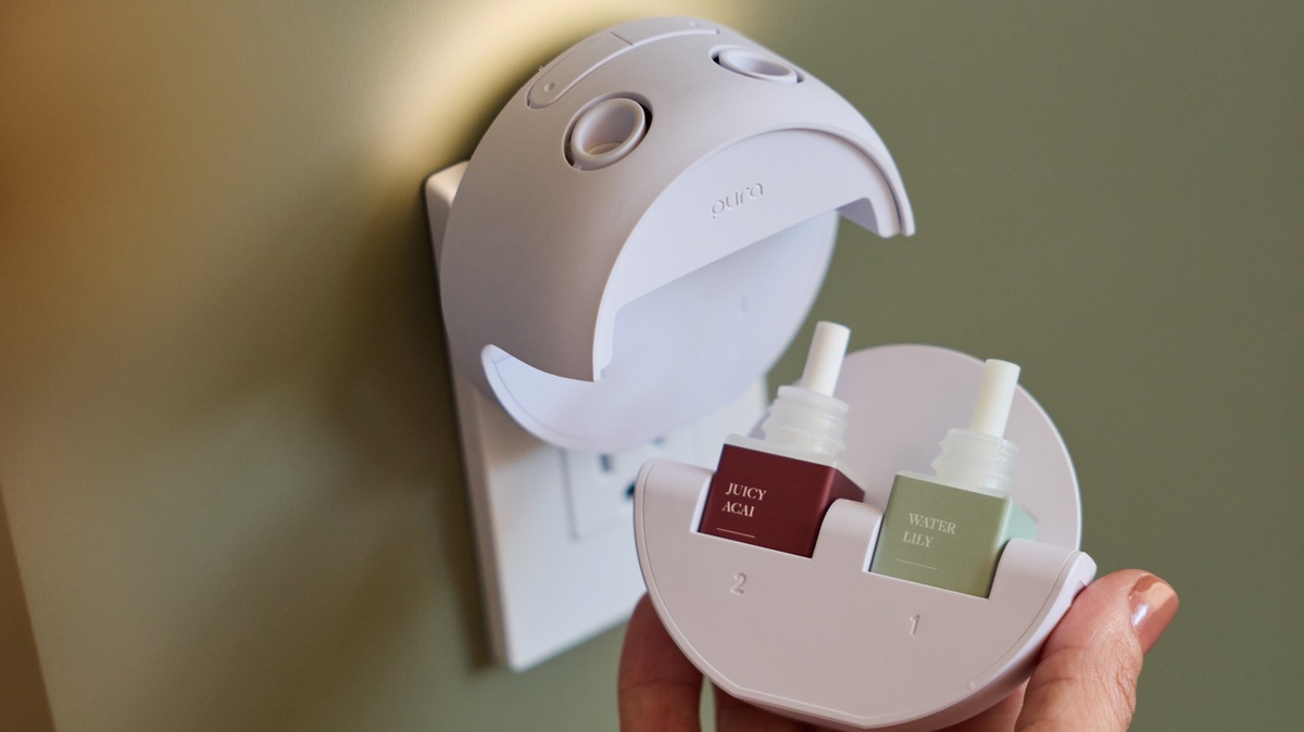 <p><span style="color: rgb(0, 0, 0);">Dorm Room Scenting 101: Small-Space Fragrance Tips for Back-to-School</span></p>